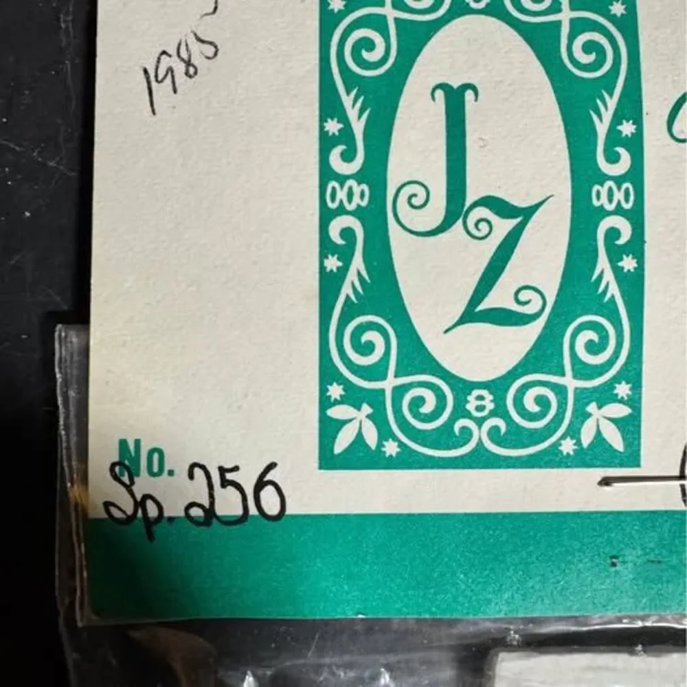Unbranded vintage 1985